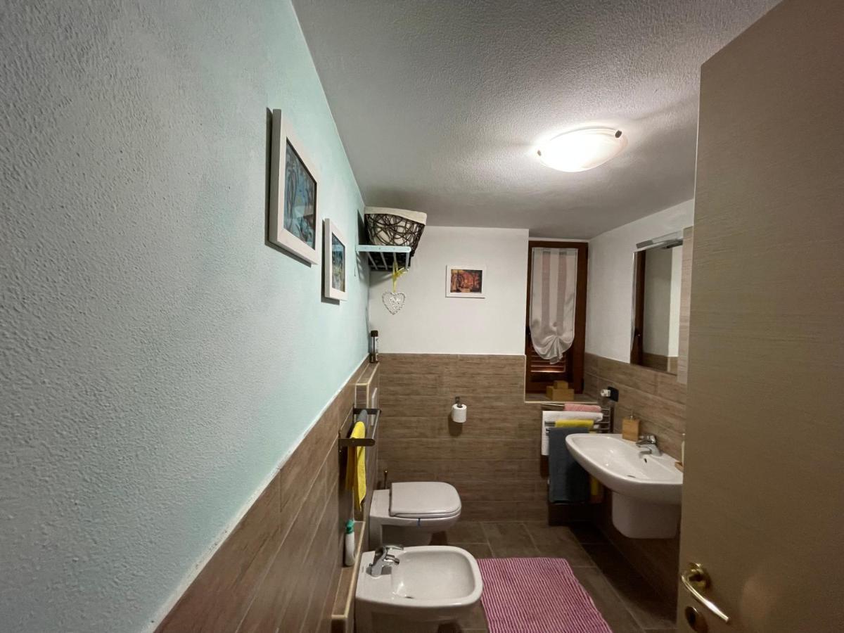 La Casa Di Pucci Nel Borgo Affrescato Di Parlasco Cortenova Exteriör bild