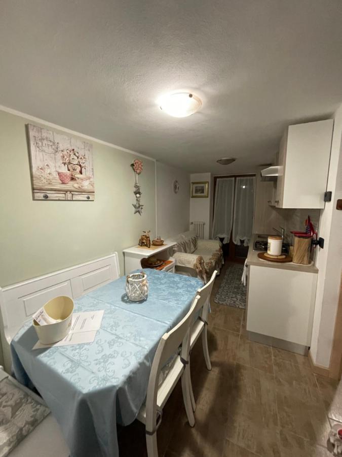 La Casa Di Pucci Nel Borgo Affrescato Di Parlasco Cortenova Exteriör bild